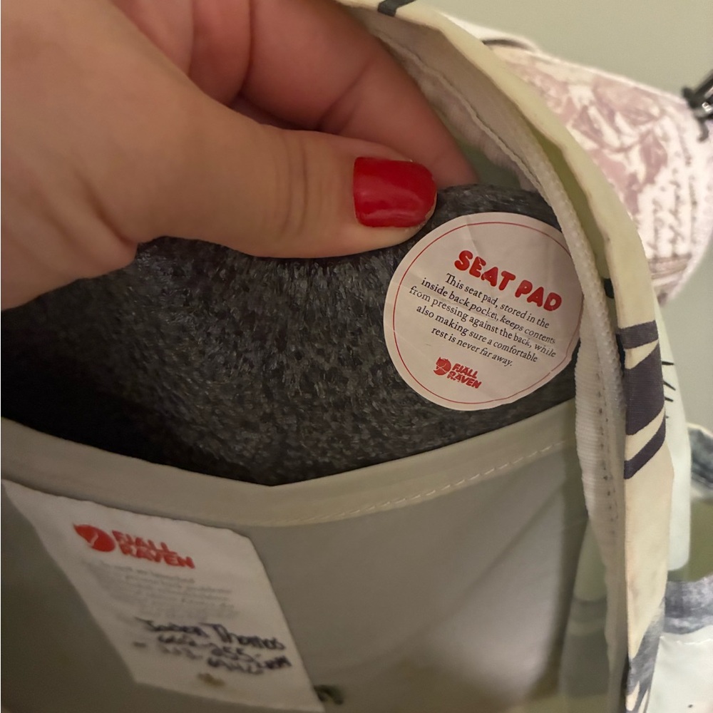 Fjällräven Kånken Multicolor Abstract Backpack - Picture 7 of 9